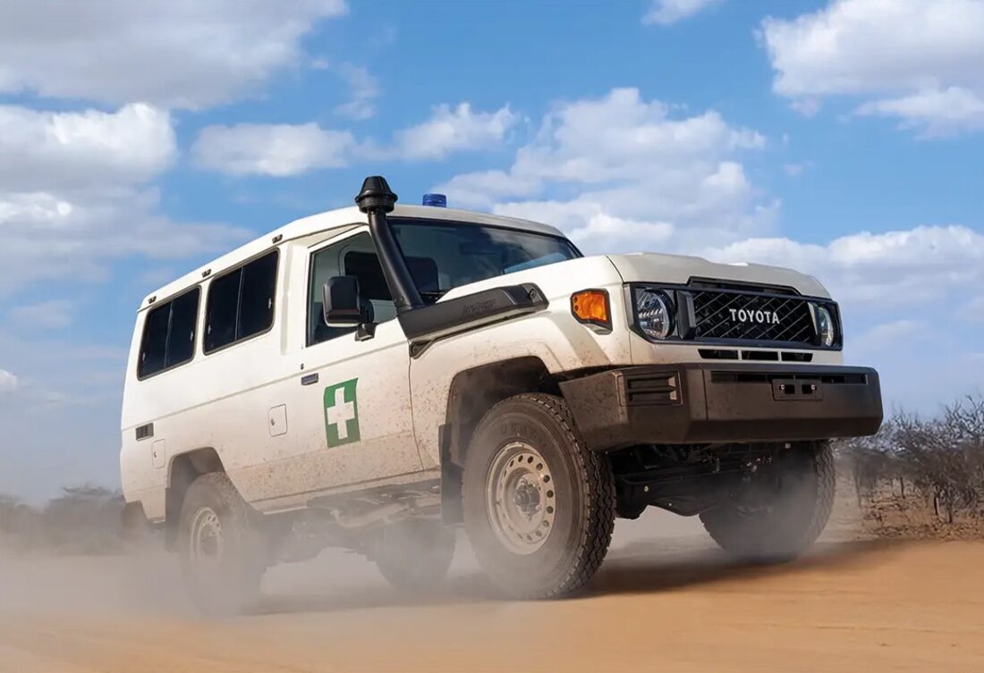 Véhicule 4x4 en mission d'appui terrain dans l'intérieur de la Guinée